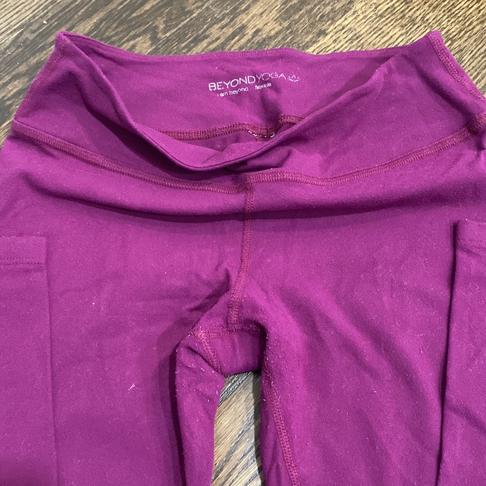 Purple Beyond Yoga Leggings - Picture 2 of 2